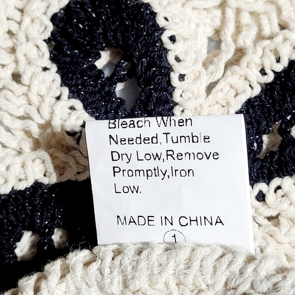 SHEIN Floral Crochet Crop Halter Top (4 / S) - Picture 7 of 8